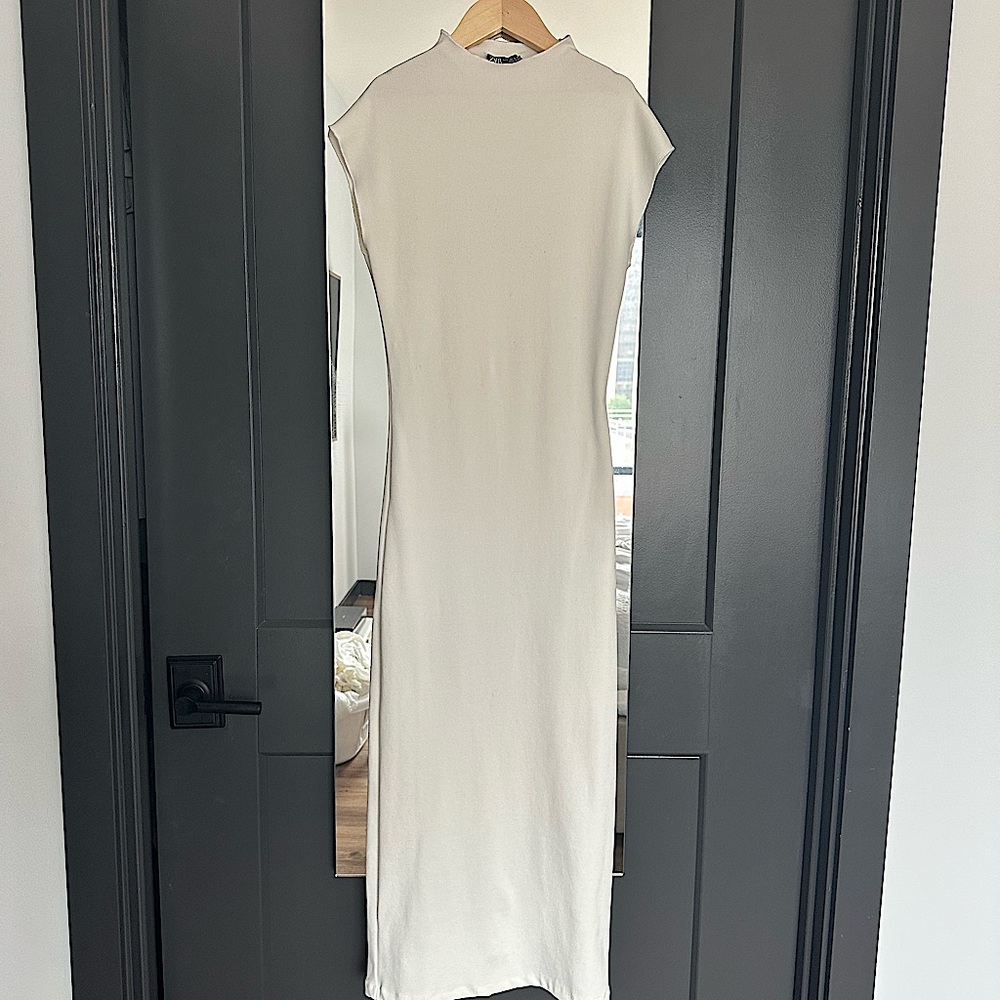 ZARA KNIT MOCK NECK BODYCON MIDI DRESS- WHITE SIZE SMALL